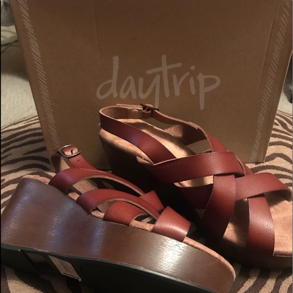 Daytrip strappy wedges